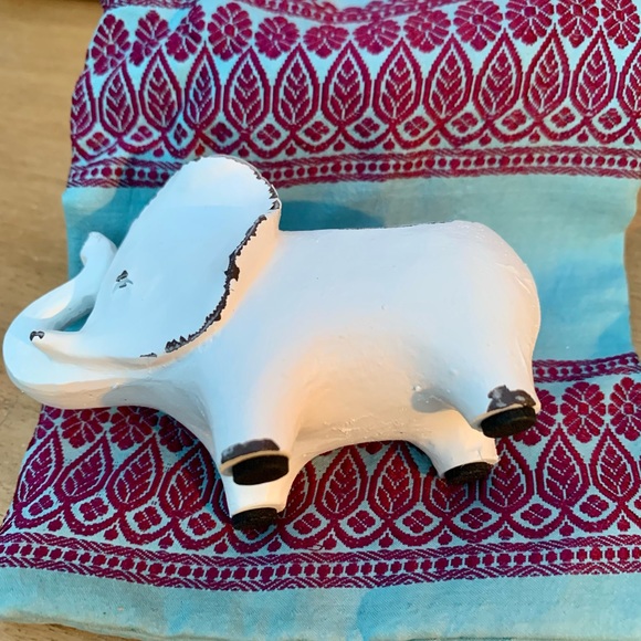 Small Feng Shui Good Luck Elephant Trinket Dish - Picture 2 of 7